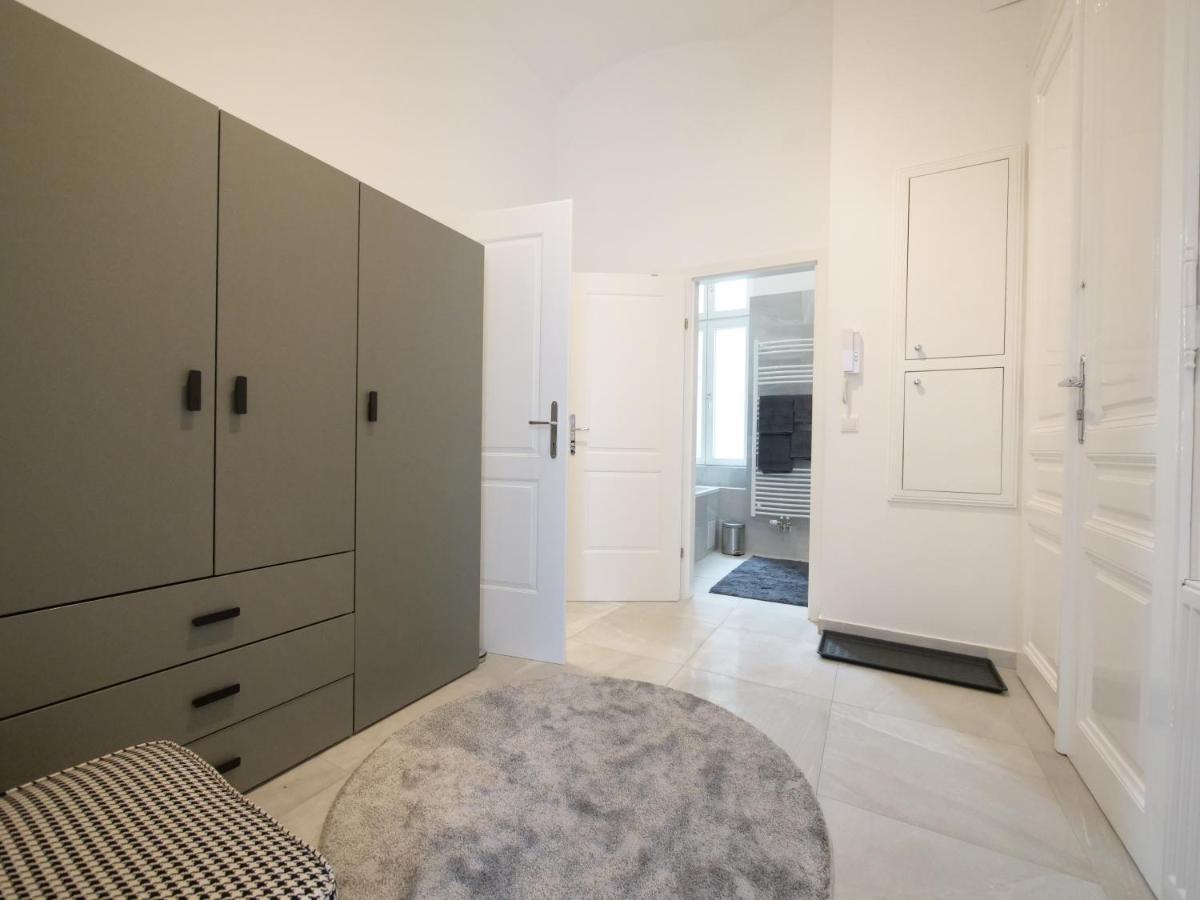וינה Stylish City Center Apartment מראה חיצוני תמונה
